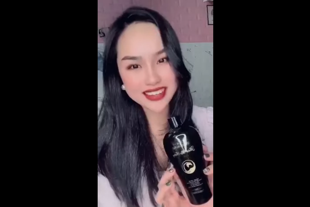 Thanh Mộc Hương – Hotgirl Hoài Thương Review Dầu Gội Thanh Mộc Hương Giúp Tóc Óng Mượt, Khỏe Mạnh